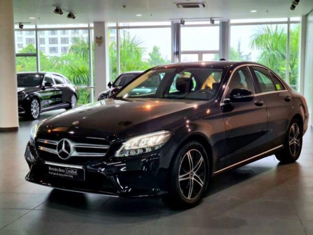 Cần bán Mercedes C180 Elegance sản xuất năm 2020, màu đen0