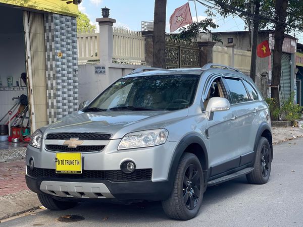 Cần bán Chevrolet Captiva 2.4MT năm 2007, màu bạc