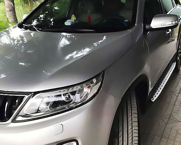 Cần bán xe Kia Sorento DATH năm 2016, màu bạc còn mới, giá chỉ 668 triệu