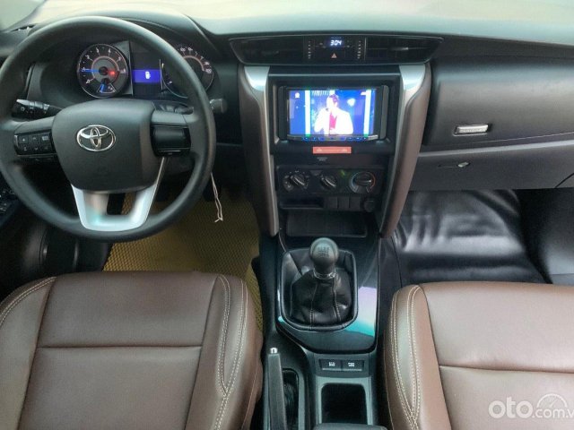 Bán ô tô Toyota Fortuner 2.4G 4x2 MT sản xuất năm 2017, màu trắng, nhập khẩu 2
