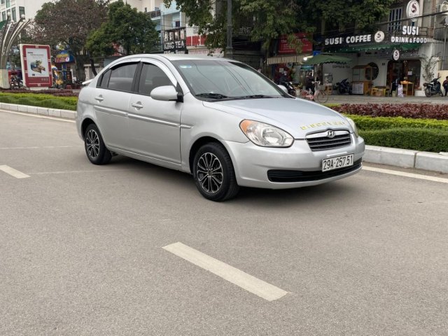 Bán gấp Hyundai Verna MT năm 2008, màu bạc, nhập khẩu nguyên chiếc, xe tư nhân chính chủ