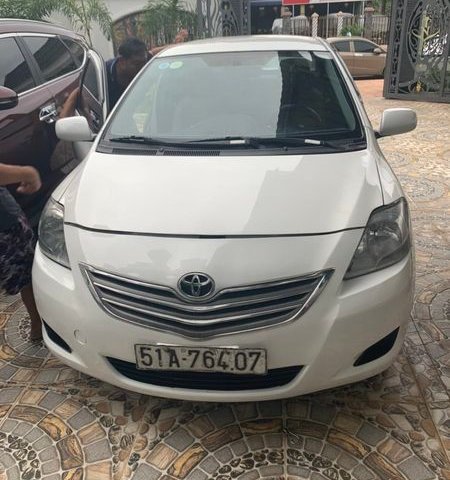 Bán xe Toyota Vios 1.5E MT sản xuất năm 2014, màu trắng