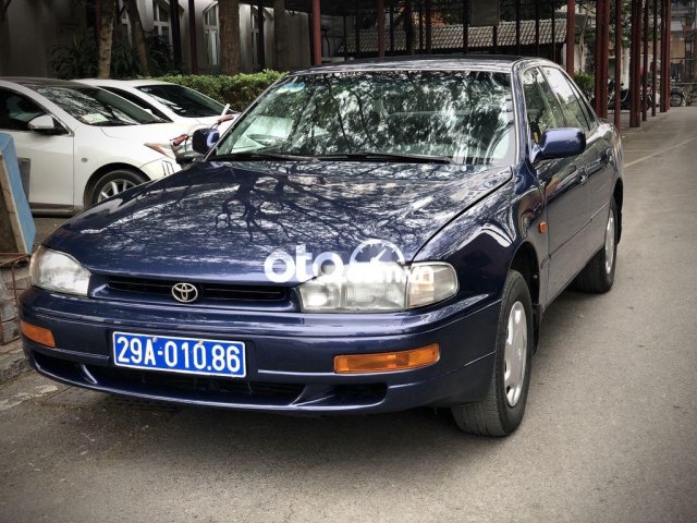 Cần bán Toyota Camry sản xuất năm 1997, màu xanh lam, nhập khẩu nguyên chiếc, 250tr0