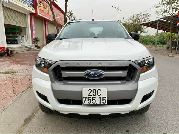 Cần bán lại xe Ford Ranger XLS 2.2 4x2AT sản xuất năm 2017, màu trắng, nhập khẩu, 570 triệu