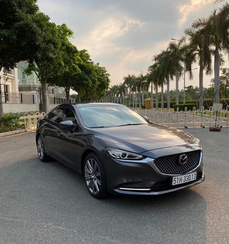 Cần bán Mazda 6 2.5 Signature Premium sản xuất năm 2020, màu Machine Grey Metallic, xe siêu lướt