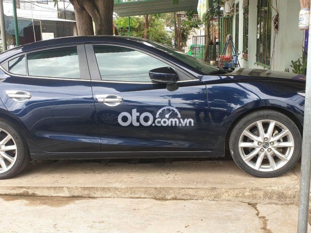 Bán Mazda 3 2.0 sản xuất năm 2018, màu xanh lam, giá chỉ 560 triệu