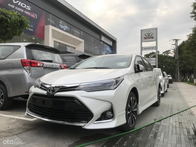 Bán xe Toyota Altis 1.8AT 2022 mới, ưu đãi cực khủng, sẵn xe giao ngay0