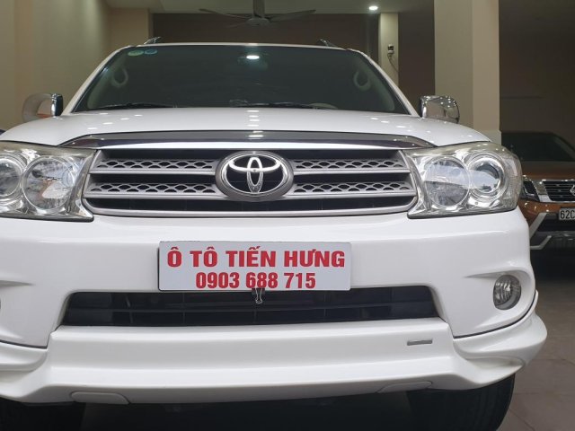 Bán Toyota Fortuner Sportivo TRD 2.7 số tự động đời 2012 màu trắng tuyệt đẹp