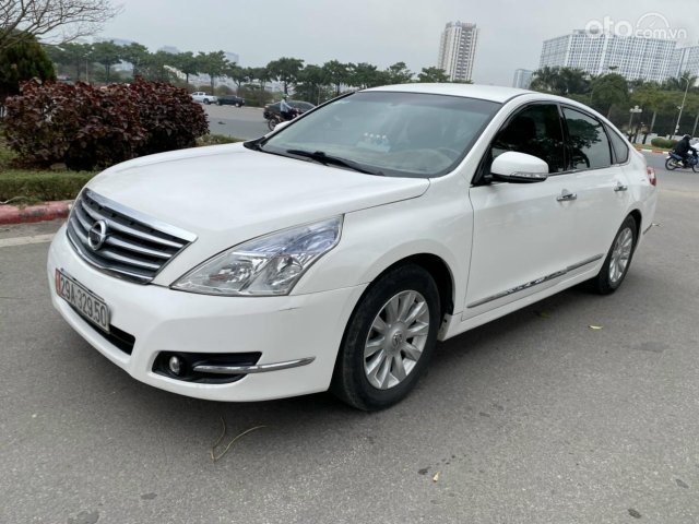 Phân khúc D Nissan Teana 2.0 2011 sang trọng