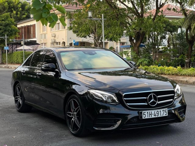 Bán Mercedes Benz E300 AMG model 2021