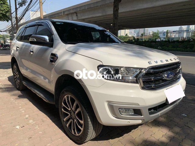 Bán ô tô Ford Everest Titanium 2.0AT năm 2019, màu trắng, xe nhập