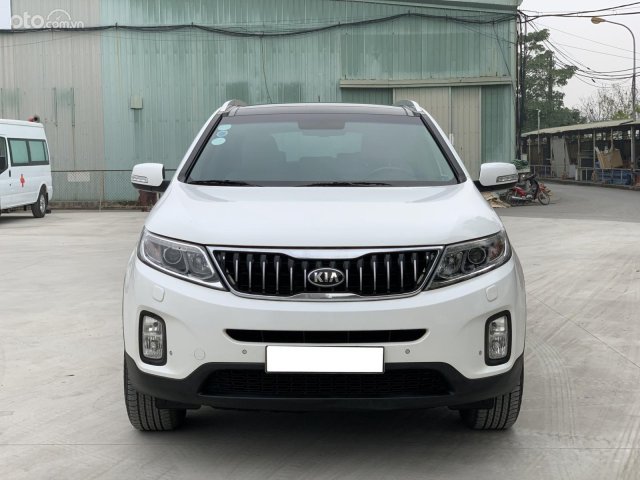 Bán gấp xe ô tô Kia Sorento 2.4AT năm 2018, màu trắng cam kết xe không đâm đụng, không ngập nước, toàn xe zin nguyên bản