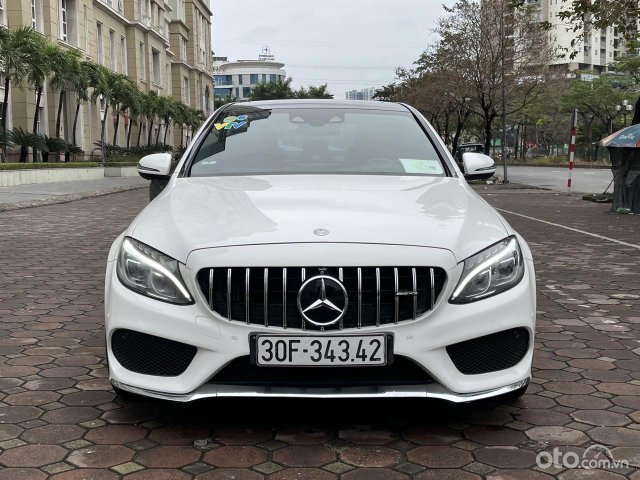 Cần bán xe Mercedes-Benz C300 AMG sản xuất 2016