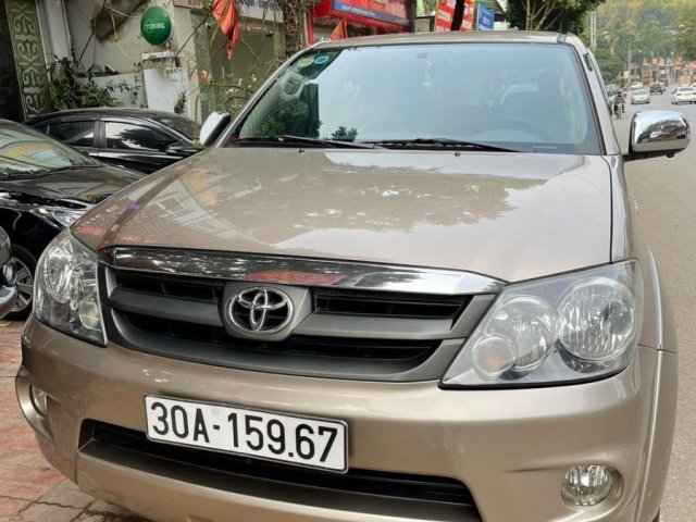 Cần bán gấp Toyota Fortuner 2.7 4x2AT năm 2008, xe nhập, 370tr0