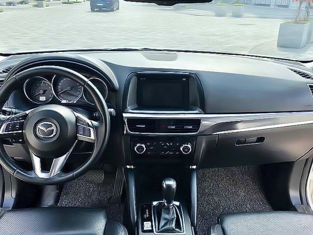 Cần bán xe Mazda CX-5 2.5LAT năm 2016, màu trắng còn mới  1