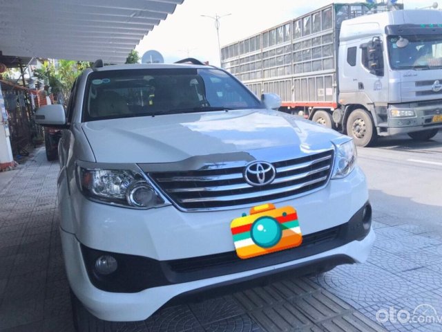 Bán Toyota Fortuner 2.8V 4x4AT năm 2015, màu trắng xe gia đình, giá chỉ 620 triệu0