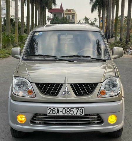 Cần bán gấp Mitsubishi Jolie 2.0 sản xuất năm 2004 chính chủ