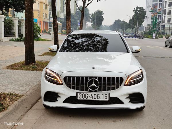 Xe Mercedes-Benz C180 năm 2020, màu trắng, cam kết không đâm đụng ngập nước, thủy kích, km chuẩn không quay tua