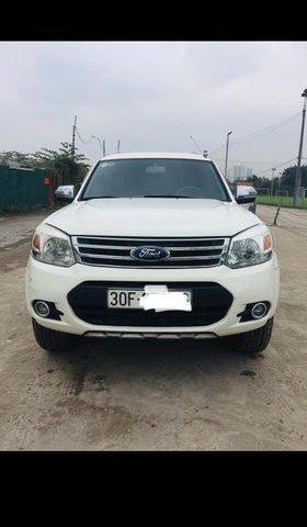 Bán Ford Everest 2.5AT sản xuất 2013, màu trắng còn mới, giá tốt