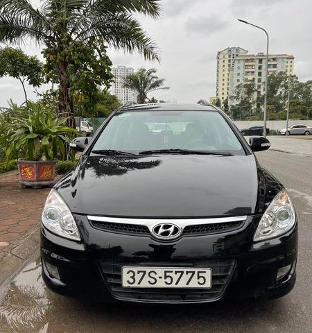 Cần bán gấp Hyundai i30 CW 1.6AT năm 2009, màu đen