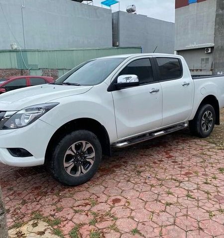 Bán Mazda BT-50 2.2MT 4WD sản xuất năm 2018, màu trắng, nhập khẩu 