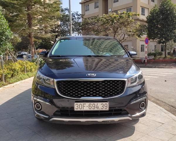 Cần bán lại xe Kia Sedona 2.2 CRDi AT sản xuất năm 2018, màu đen