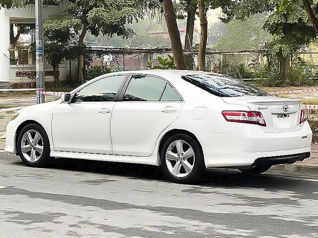 2011 Toyota Camry SE Review