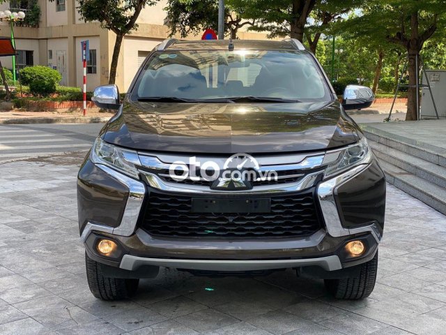 Bán Mitsubishi Pajero Sport 2.4AT sản xuất 2018, màu nâu, nhập khẩu nguyên chiếc còn mới