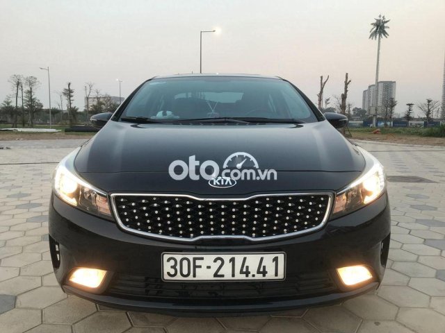 Bán Kia Cerato 1.6AT năm sản xuất 2018, màu đen giá cạnh tranh