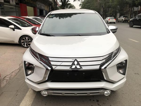 Xe Mitsubishi Xpander 1.5AT sản xuất 2019, màu trắng, nhập khẩu nguyên chiếc