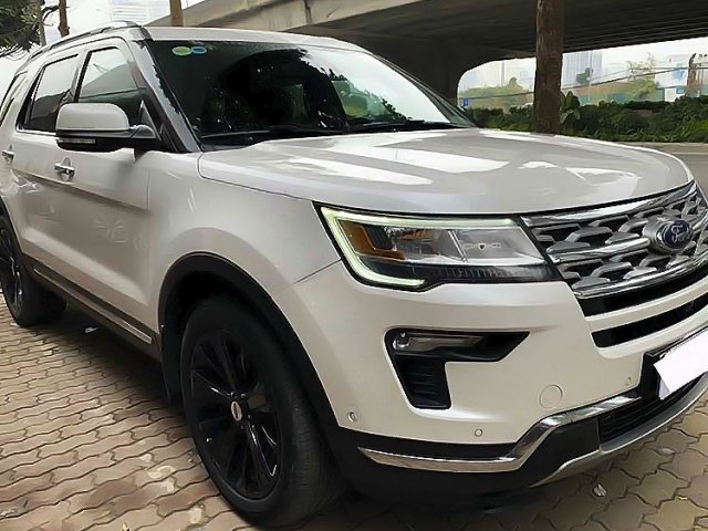 Cần bán gấp Ford Explorer Limited 2.3L EcoBoost năm 2018, màu trắng, xe nhập như mới0