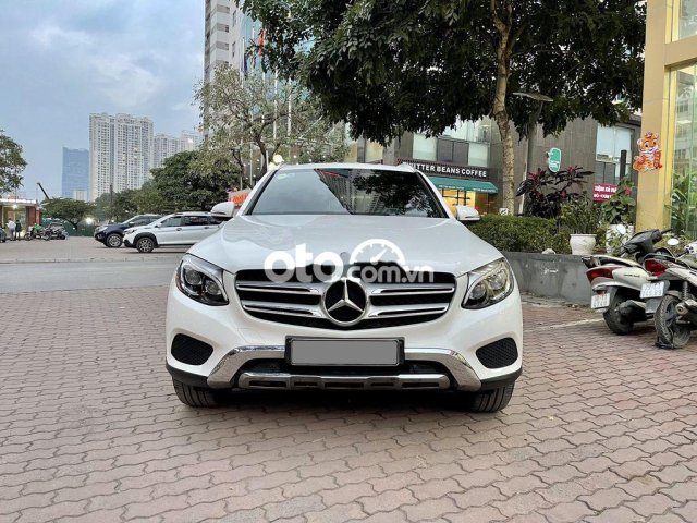 Cần bán Mercedes GLC 250 4Matic sản xuất năm 2016