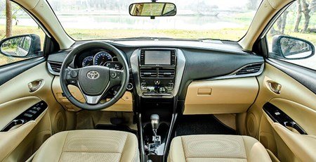 Tưng bừng ưu đãi cho khách hàng mua xe Toyota Vios 1.5E MT màu trắng, năm 20223