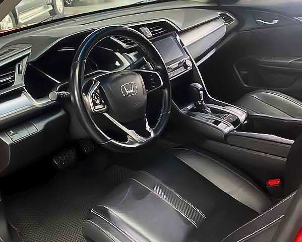 Cần bán Honda Civic 1.5L Vtec Turbo năm 2017, màu đỏ, xe nhập, 690 triệu2