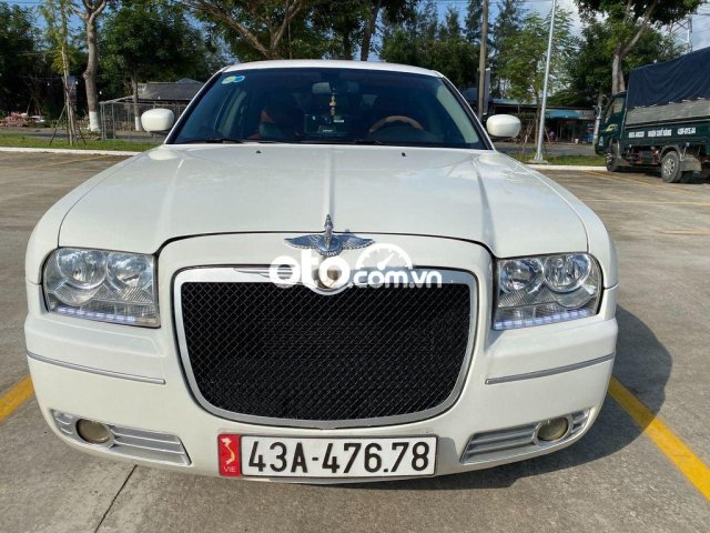 Cần bán lại xe Chrysler 300C AT sản xuất năm 2008, màu trắng 0