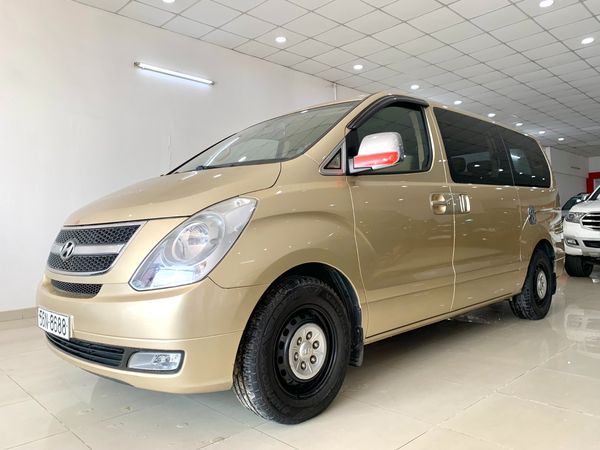 Cần bán gấp Hyundai Starex 2.4MT năm sản xuất 2009 xe gia đình, 335tr