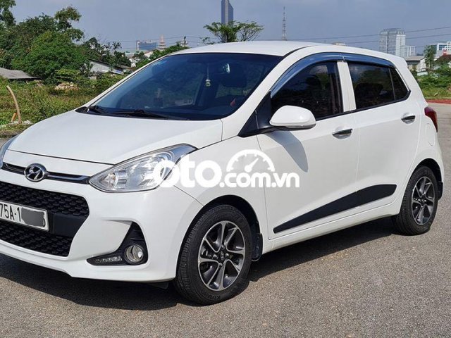 Bán Hyundai Grand i10 1.2AT sản xuất năm 2019, màu trắng chính chủ