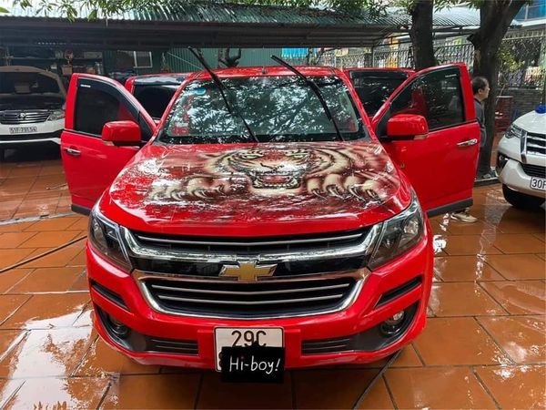 Cần bán gấp Chevrolet Colorado LT 4x2 MT năm sản xuất 2017, màu đỏ số sàn0