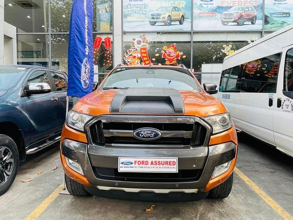 Bán Ford Ranger 3.2AT sản xuất năm 2017, màu nâu còn mới0