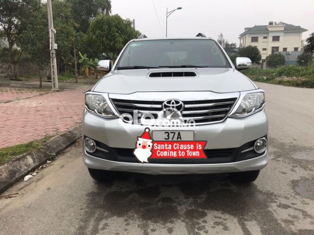 Bán xe Toyota Fortuner 2.5G 4x2MT năm 2015, màu bạc, giá chỉ 635 triệu0