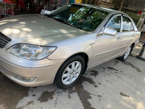 Bán Toyota Camry 3.0V năm 2002 giá cạnh tranh