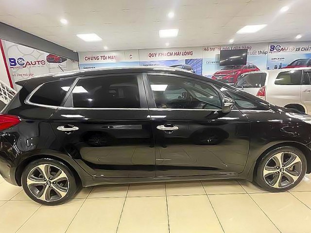 Cần bán gấp Kia Rondo GAT sản xuất 2015, màu đen