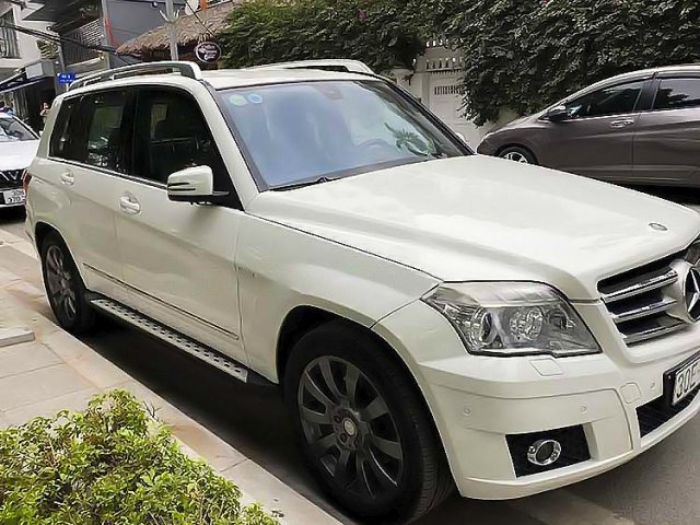 Cần bán gấp Mercedes GLK300 4Matic năm sản xuất 2009, màu trắng chính chủ