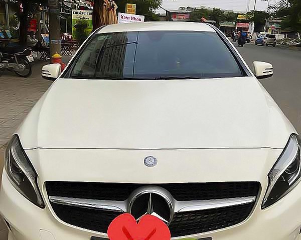 Bán xe Mercedes A200 sản xuất năm 2017, màu trắng, nhập khẩu nguyên chiếc