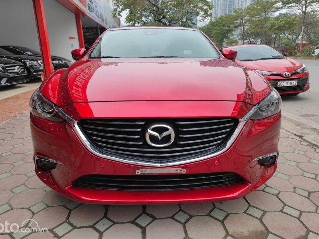 Cần bán Mazda 6 2.0 Premium năm sản xuất 2019, màu đỏ, giá tốt