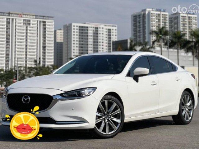 Bán Mazda 6 2.5 Premium năm sản xuất 2020, màu trắng