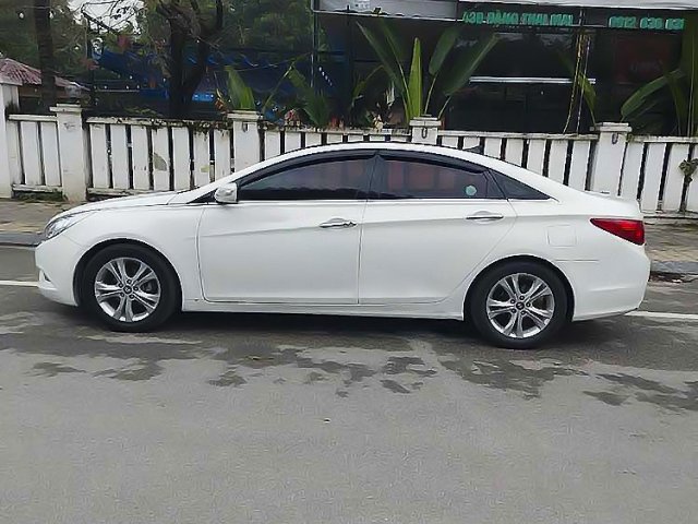 Bán xe Hyundai Sonata Y20 năm sản xuất 2010, màu trắng, nhập khẩu 