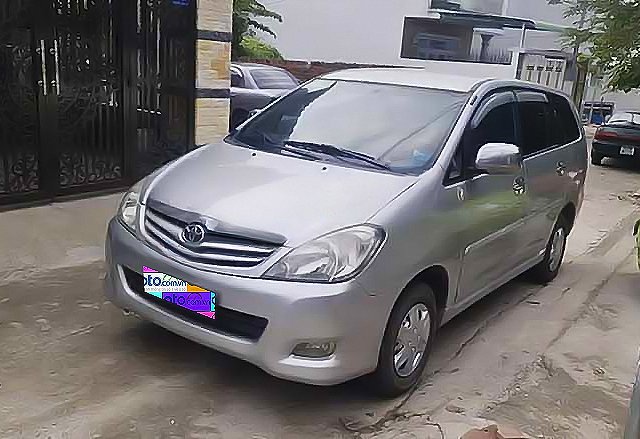 Bán ô tô Toyota Innova J sản xuất năm 2008, màu bạc0