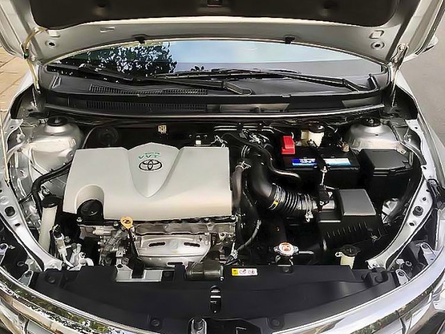 Cần bán gấp Toyota Vios 1.5G AT năm sản xuất 2018, màu bạc, giá tốt1