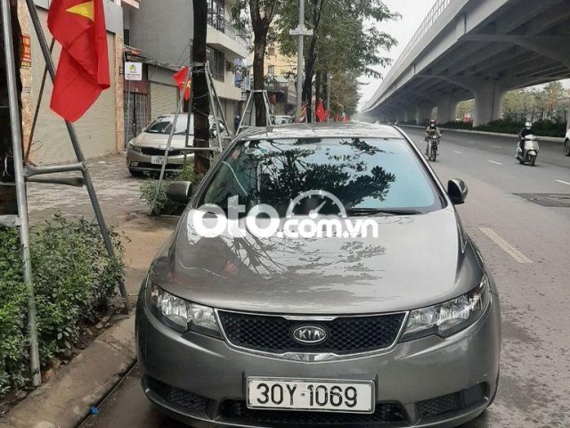 Cần bán lại xe Kia Cerato 1.6 MT năm 2010, nhập khẩu0